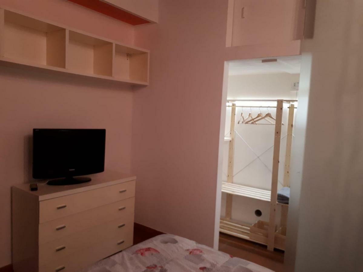 La Casina Di Stefy Apartment Livorno Bagian luar foto